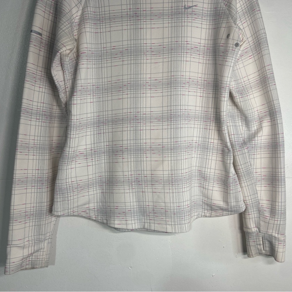 Nike Drifit Geometric Pattern Vented Athletic Hoo… - image 3